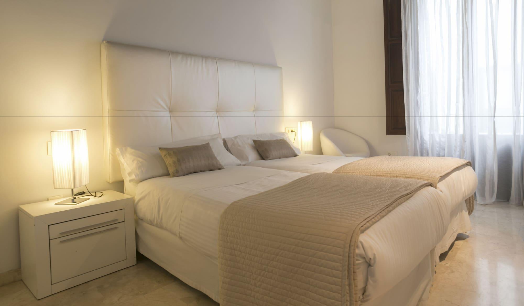 Elvira Suites Granada Bagian luar foto